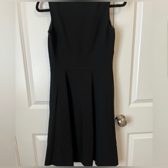 Ann Taylor little black dress - Picture 3 of 6